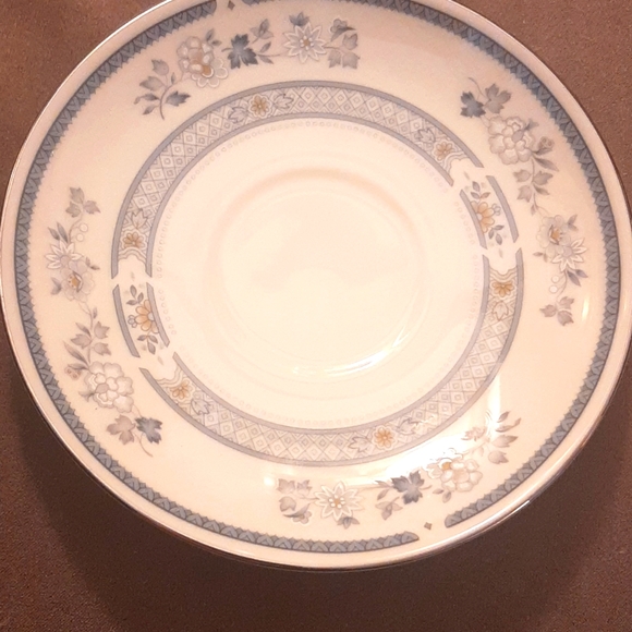 MINTON Penrose cup & saucer, c1978 - Picture 2 of 4